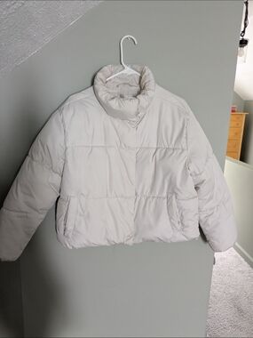 Old Navy Off-White Cropped Puffer Jacket